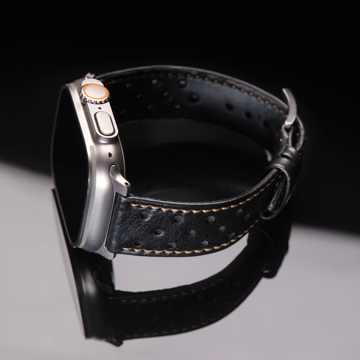Apple Watch バンド Racing Band | Apple Watch | Upcycled Porsche 928 | Limited
